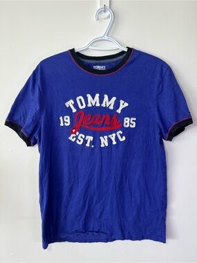 Y2K Tommy Hilfiger Jeans Men’s Medium Royal Blue Tee with Red & White Logo